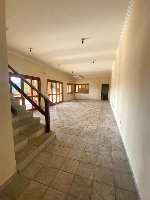 Casa à venda com 3 quartos, sendo 1 suíte, no condomínio Estância Marambaia, Vinhedo - SP