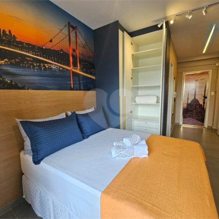 Apartamento Mobiliado a Venda no Campo Belo