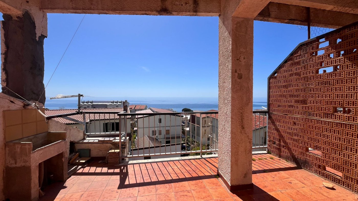Apartamento à venda com 2 quartos em San Lucido, CS