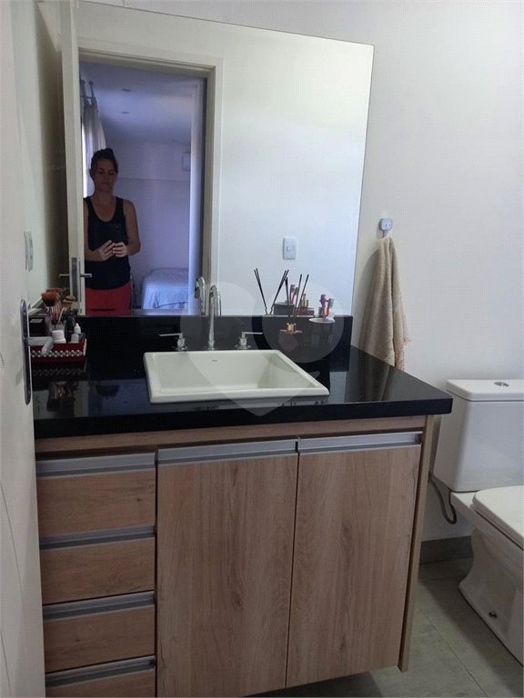 Sobrado à venda com 5 quartos, sendo 3 suítes, em Residencial Jatobás, Louveira, SP