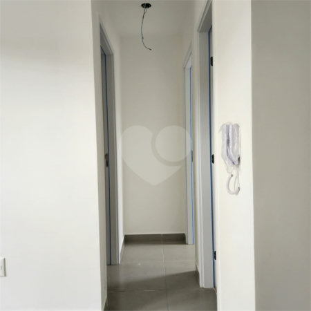 Casa à venda com 2 quartos, sendo 1 suíte, no condomínio Residencial Sanches, São Paulo - SP