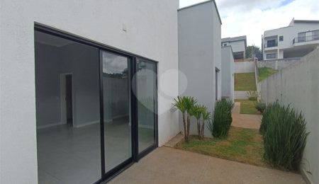 Casa à venda com 3 suítes no condomínio Altos de São Roque, São Roque - SP