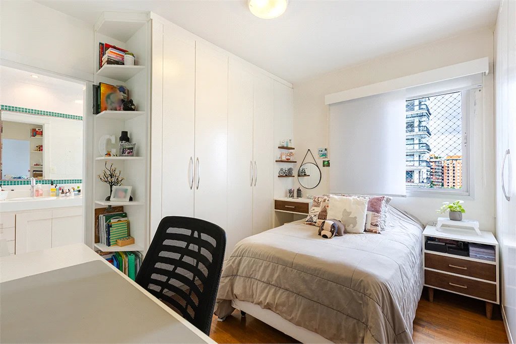 Apartamento à venda com 3 quartos, sendo 2 suítes, em Alto da Lapa, São Paulo, SP