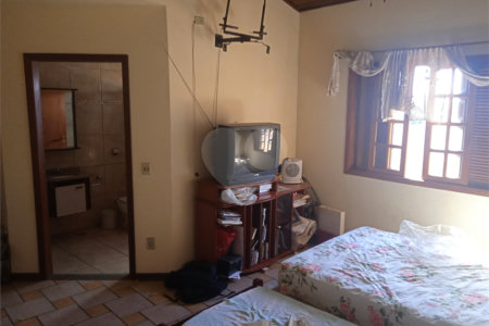 Casa à venda com 8 quartos, sendo 3 suítes, em Jardim Terceiro Centenário, Atibaia, SP