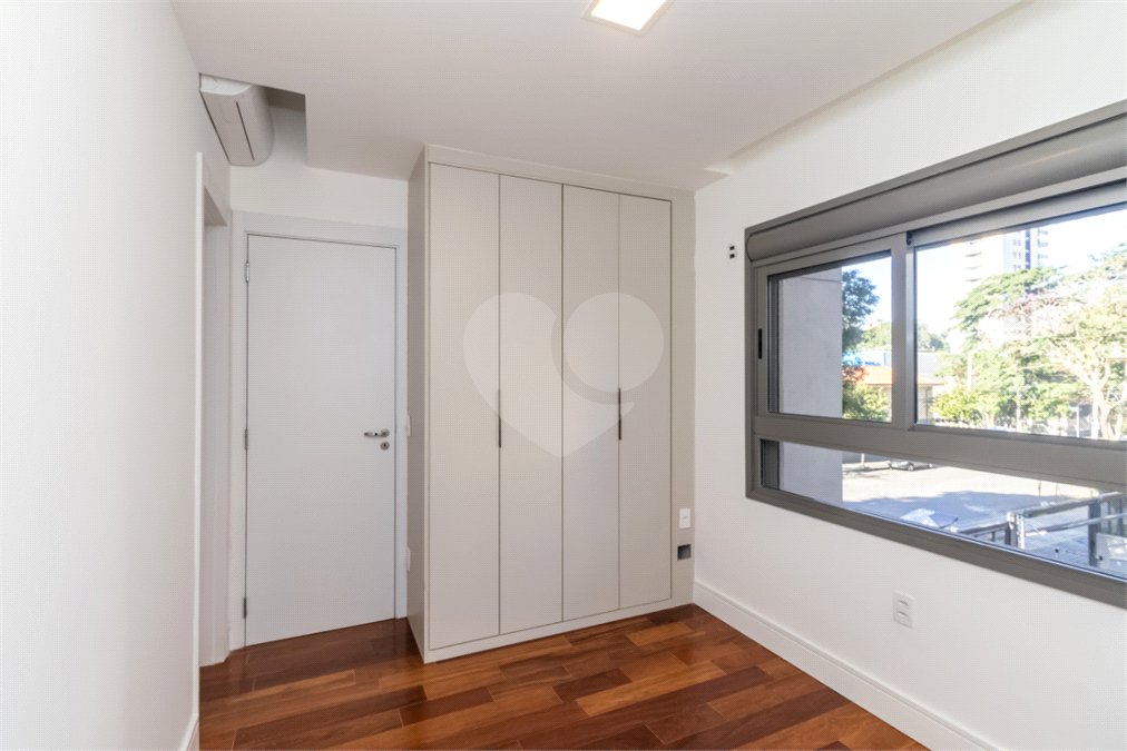 Apartamento à venda com 3 suítes em Campo Belo, São Paulo, SP