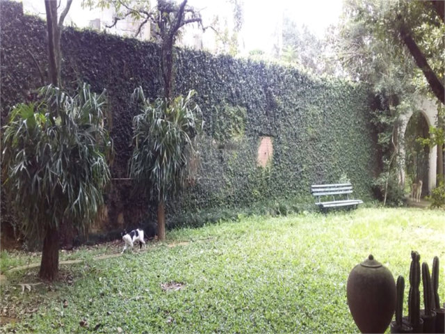 Casa Térrea à venda com 4 quartos, sendo 1 suíte,  em Granja Julieta, São Paulo, SP