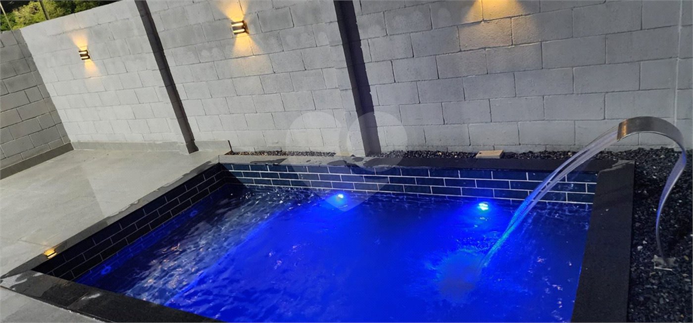 Casa à venda com 2 quartos, sendo 1 suíte, no condomínio Florais Esmeralda, Cuiabá - MT