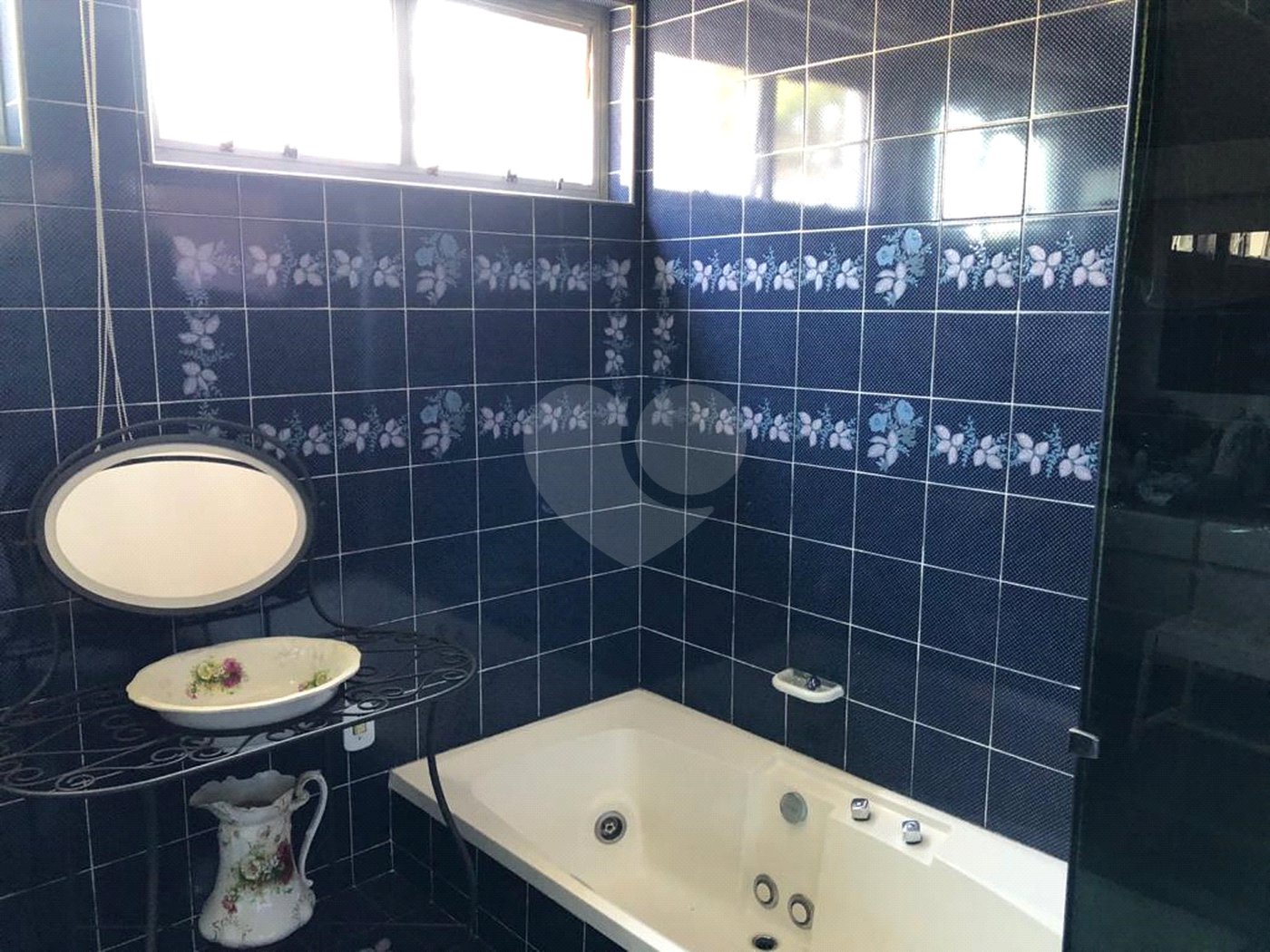 Sobrado à venda com 5 quartos, sendo 3 suítes, em Tremembé, São Paulo, SP