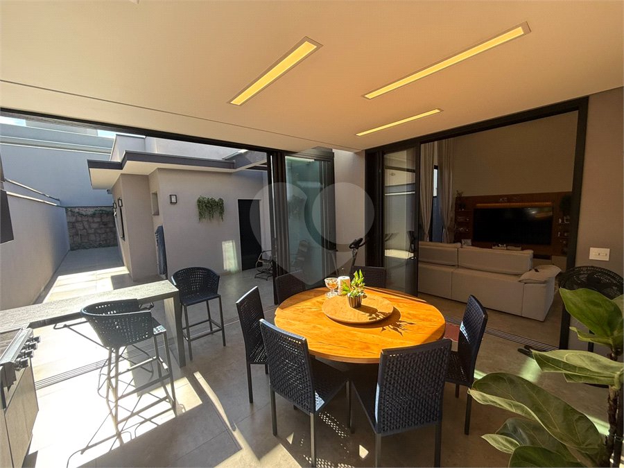 Casa à venda com 3 suítes no condomínio Costa das Areias, Salto - SP