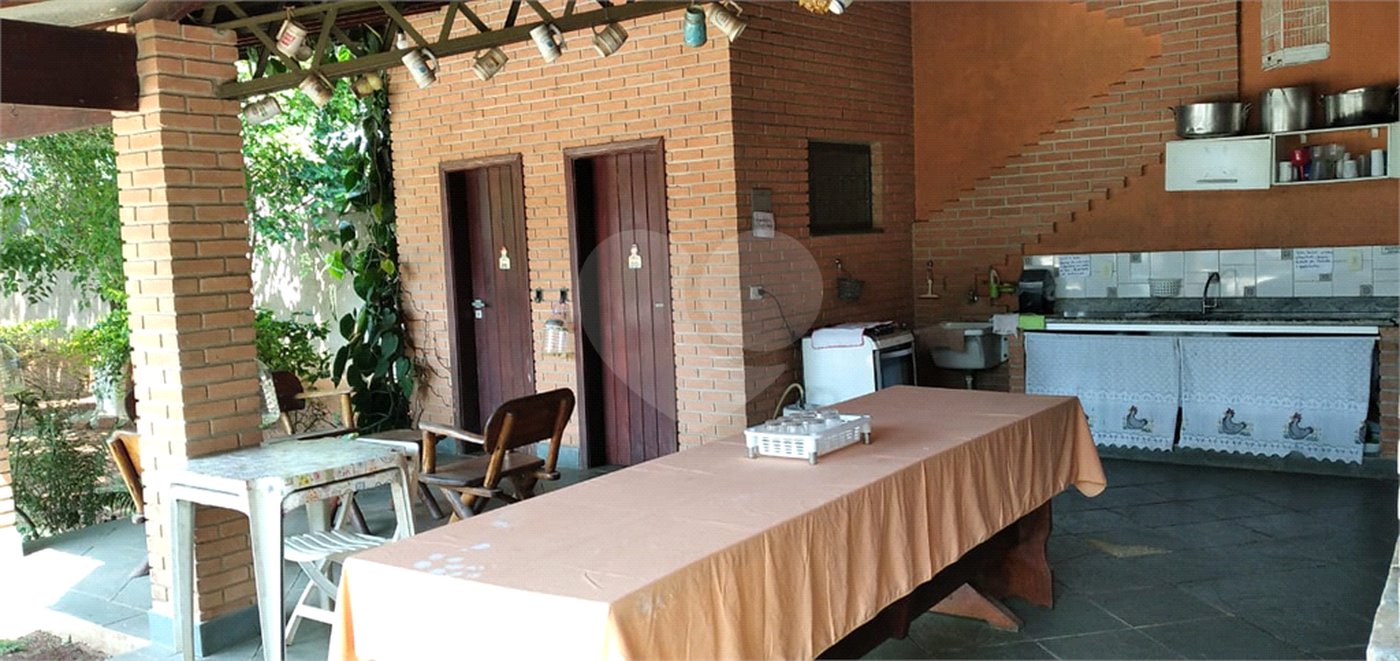 Chácara à venda com 2 quartos no Centro, Araçoiaba da Serra, SP