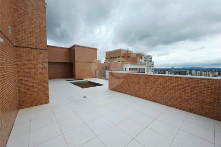 Triplex à venda com 4 suítes em Anhangabaú, Jundiaí, SP