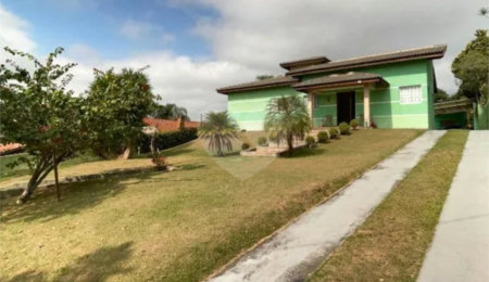 Casa em condomínio à venda com 3 quartos, sendo 2 suítes,  no Centro, Bom Jesus dos Perdões, SP