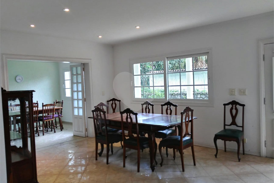 Sobrado à venda com 4 quartos, sendo 1 suíte, em Jardim Floresta, São Paulo, SP