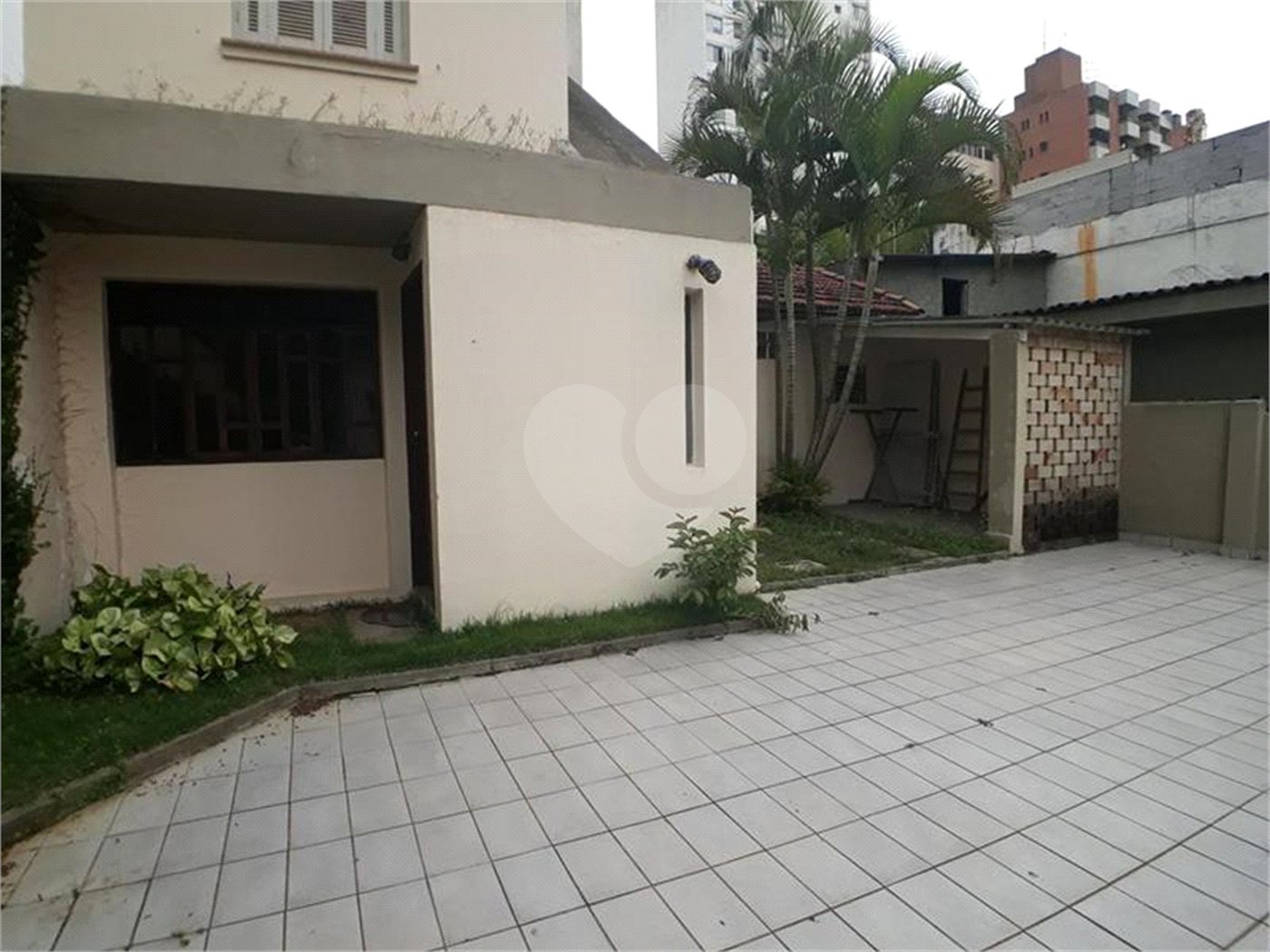 Casa Térrea para alugar com 1 quarto, sendo 3 suítes,  em Indianópolis, São Paulo, SP