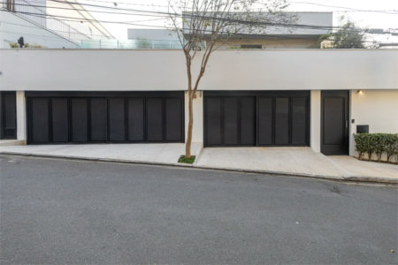 Casa à venda com 4 suítes em Jardim Guedala, São Paulo, SP