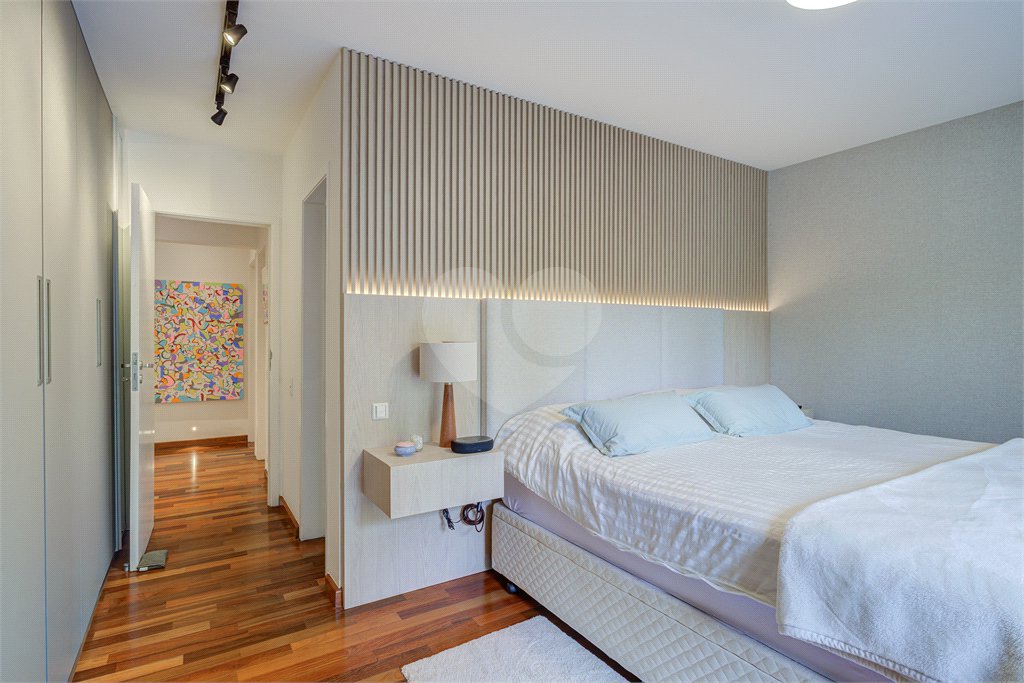 Apartamento à venda com 4 quartos, sendo 1 suíte, em Alto da Boa Vista, São Paulo, SP