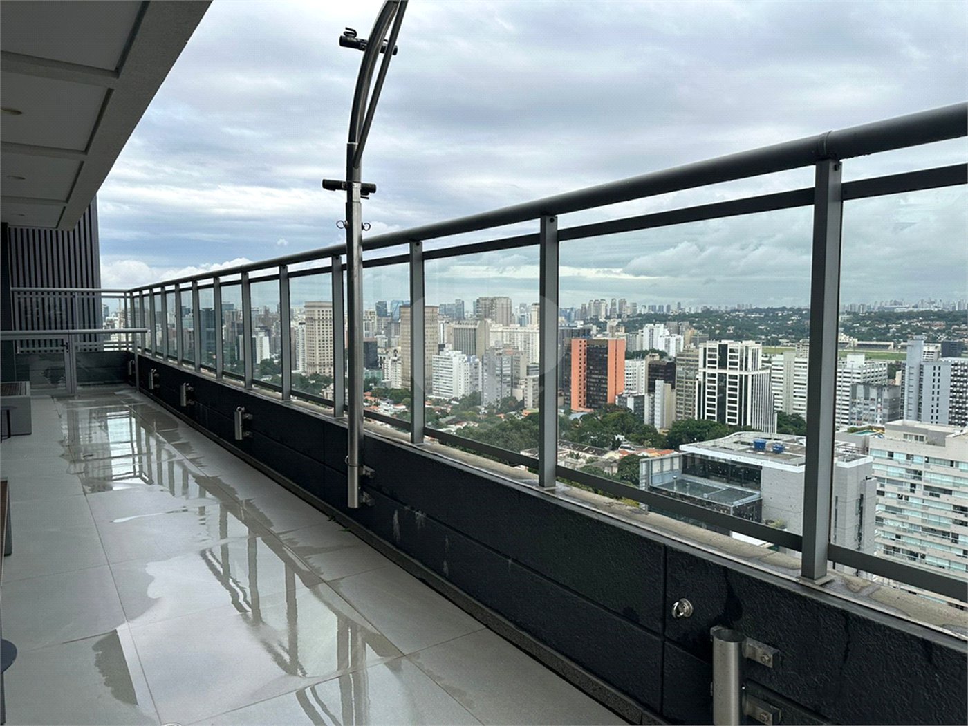 Apartamento à venda ou para alugar com 1 suíte em Pinheiros, São Paulo, SP