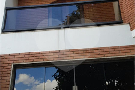 Sobrado à venda com 4 quartos, sendo 1 suíte,  em Olímpico, São Caetano do Sul, SP