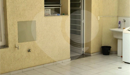 Sobrado à venda com 3 quartos, sendo 1 suíte,  em Vila Mariana, São Paulo, SP