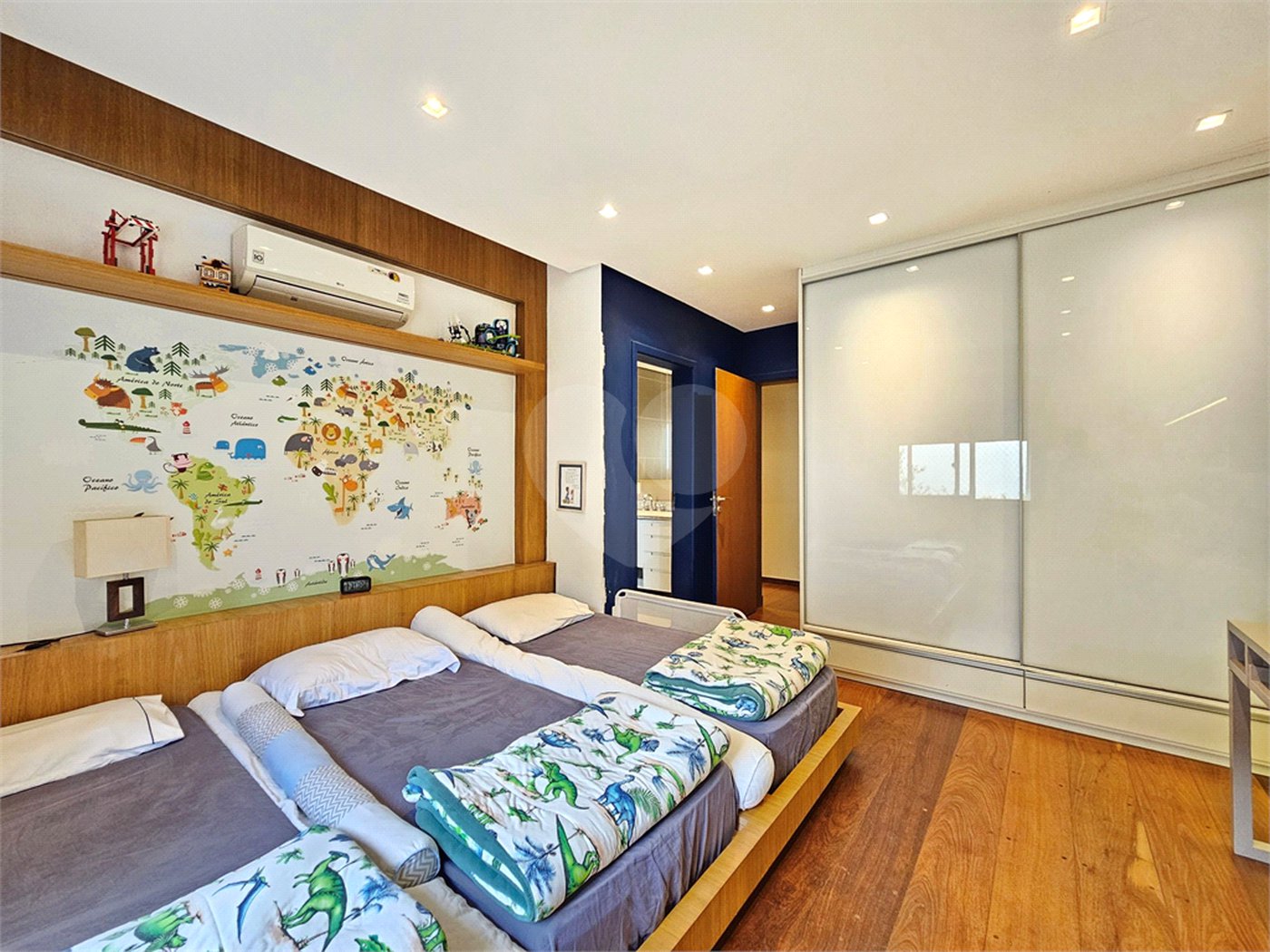 Casa à venda com 4 suítes no condomínio Ville Courchevel, São Paulo - SP