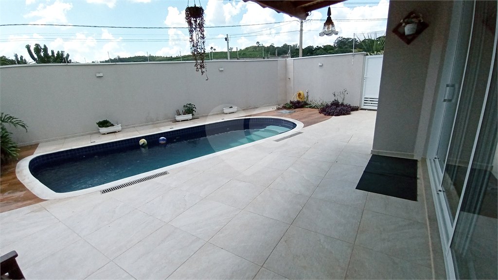 Casa à venda com 3 suítes no condomínio Vila do Sol, Valinhos - SP