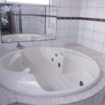Casa à venda com 4 quartos, sendo 3 suítes, no condomínio Arujá 5, Arujá - SP
