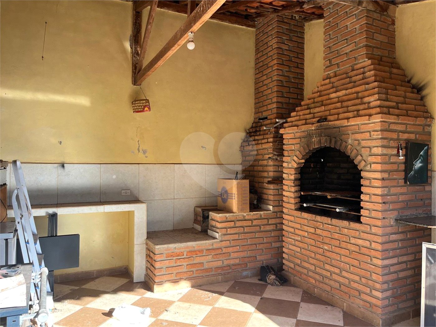 Sobrado à venda com 4 quartos, sendo 1 suíte, em Estância Conceição, Itapetininga, SP