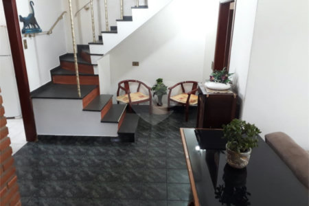 Sobrado à venda com 3 quartos, sendo 1 suíte,  em Vila Nivi, São Paulo, SP