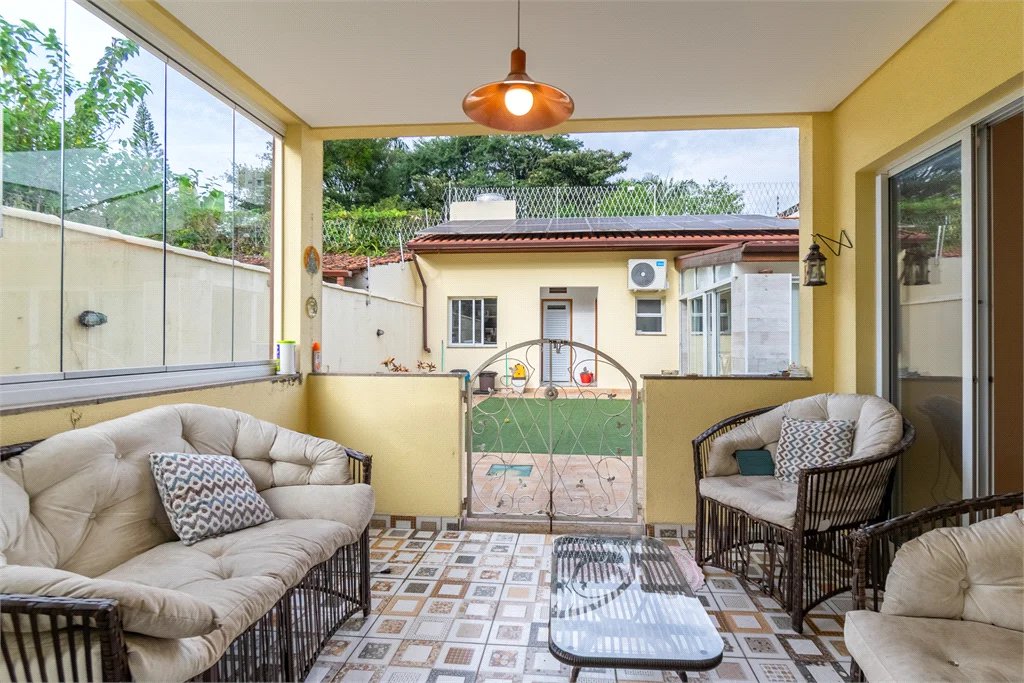 Casa à venda com 3 quartos, sendo 1 suíte,  em Vila Cordeiro, São Paulo, SP