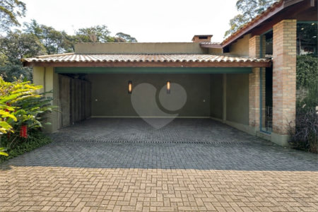 Casa à venda com 4 suítes no condomínio Parque das Artes, Embu das Artes - SP