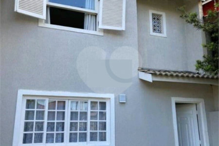 Sobrado à venda com 3 quartos, sendo 1 suíte, em Jardim Maristela, Atibaia, SP