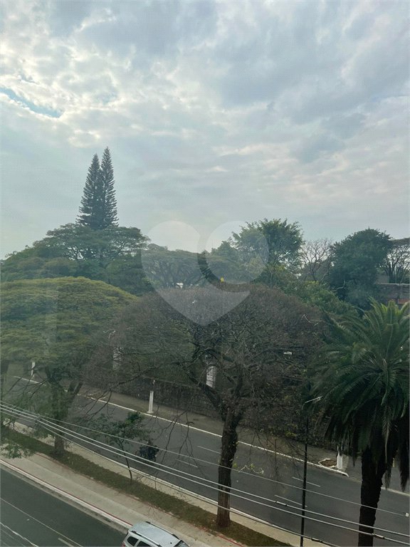Apartamento à venda com 3 suítes em Moema, São Paulo, SP