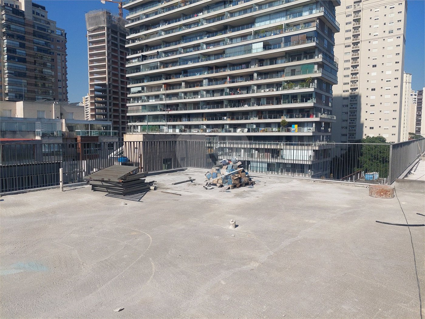Cobertura à venda com 4 suítes em Vila Nova Conceição, São Paulo, SP