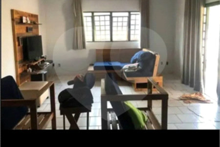 Casa à venda com 3 quartos, sendo 1 suíte,  em Jardim Santa Júlia (vila Xavier), Araraquara, SP
