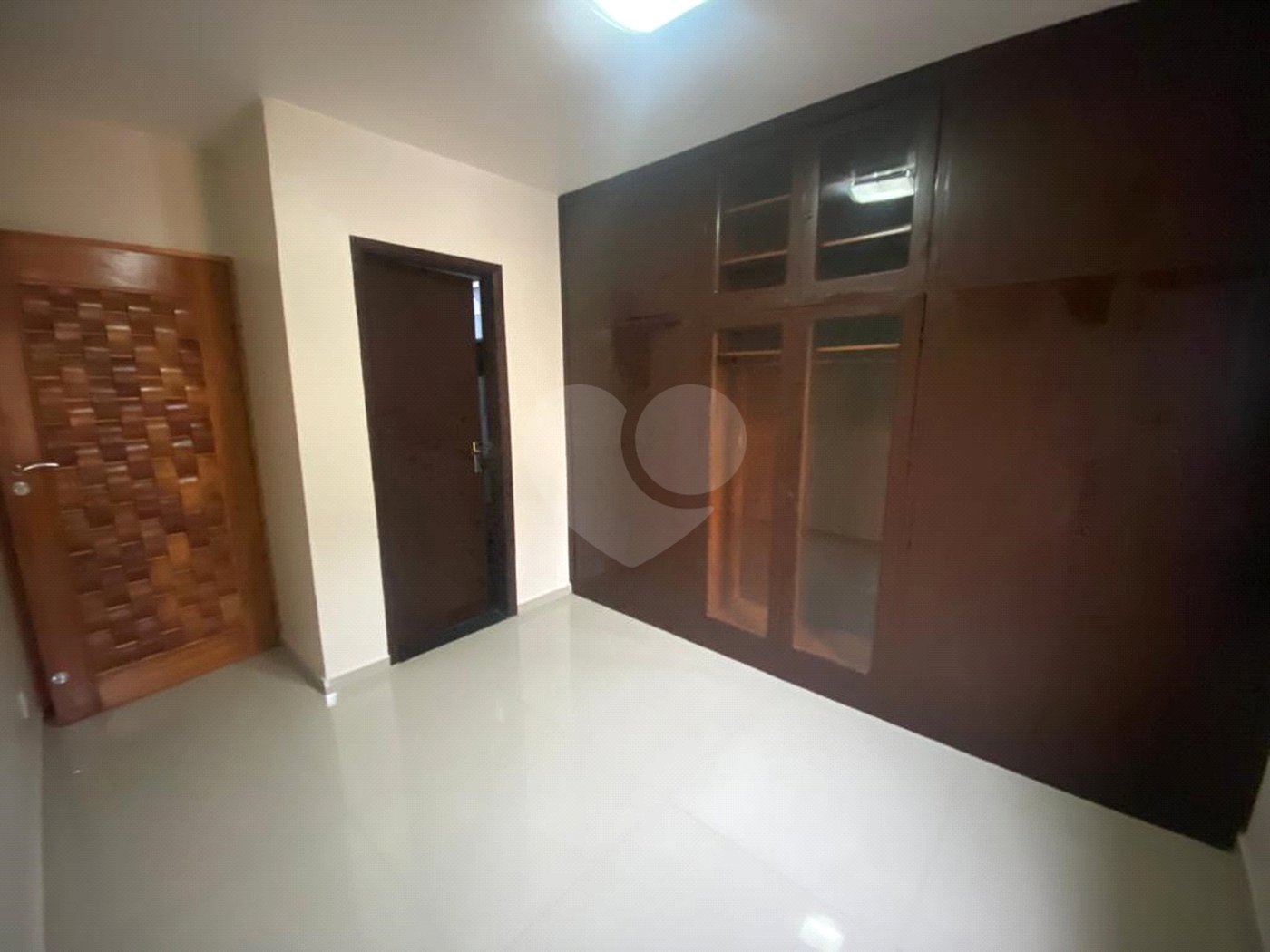 Casa à venda com 5 quartos, sendo 1 suíte,  no condomínio Casa, São Paulo - SP