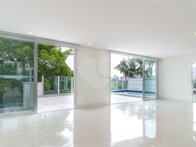 Casa à venda com 4 suítes no condomínio Villagio Quadrifolio, São Paulo - SP