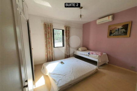 Casa à venda com 6 quartos, sendo 5 suítes, em Jardim São Bento, São Paulo, SP