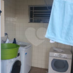 Sobrado à venda com 3 quartos, sendo 1 suíte, em Jardim Cordeiro, São Paulo, SP