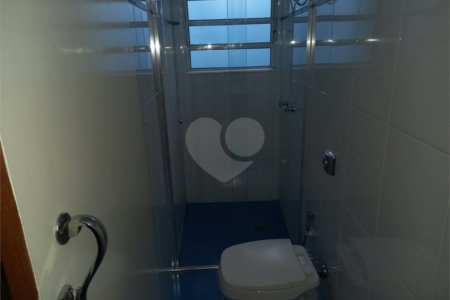 Sobrado à venda com 4 quartos, sendo 2 suítes, em Vila Hamburguesa, São Paulo, SP