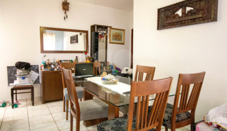 Sobrado à venda com 4 quartos, sendo 1 suíte, em Vila Aguiar, São Roque, SP
