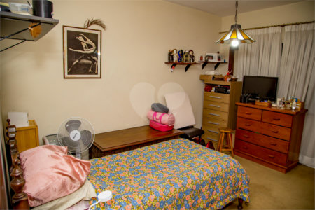 Casa à venda com 7 quartos, sendo 1 suíte, em Jardim Paulistano, São Paulo, SP