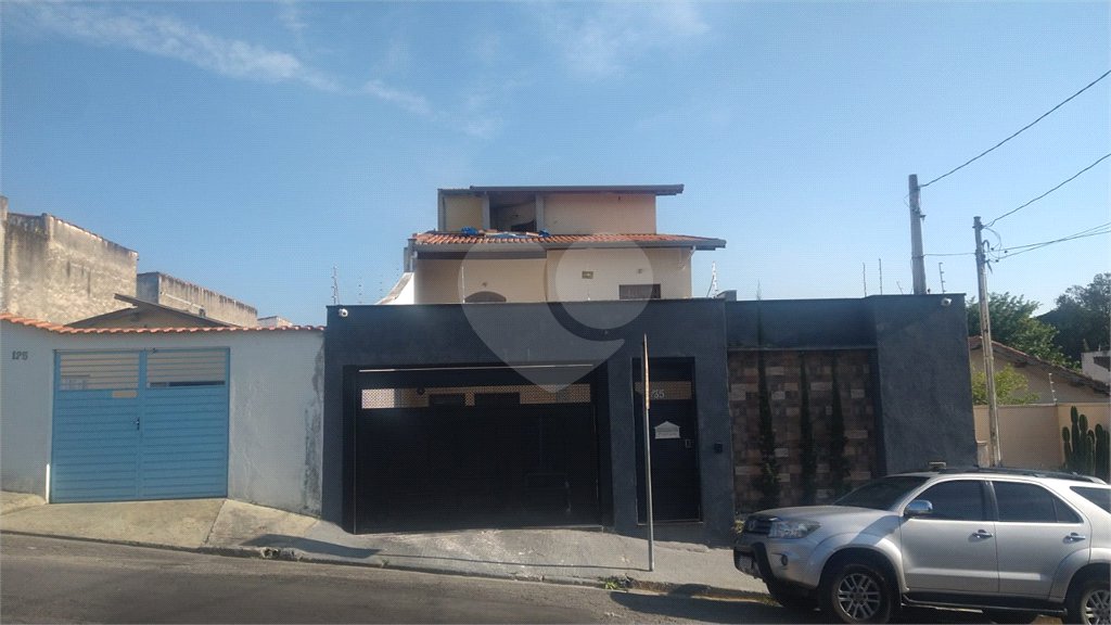 Sobrado à venda com 3 suítes em Vila Oliveira, Mogi das Cruzes, SP