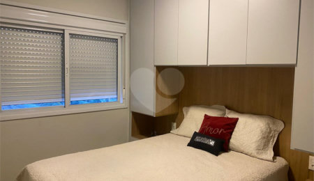 Apartamento à venda com 2 quartos, sendo 1 suíte,  em Chácara Seis de Outubro, São Paulo, SP