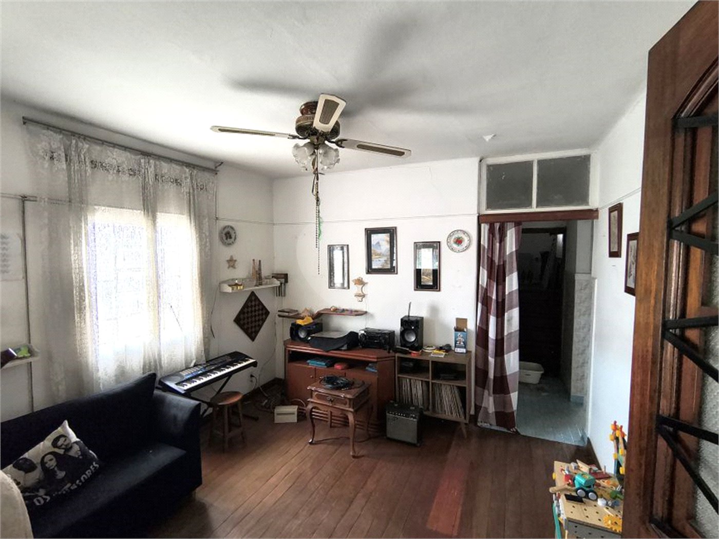 Sobrado à venda com 3 quartos, sendo 1 suíte, em Tremembé, São Paulo, SP