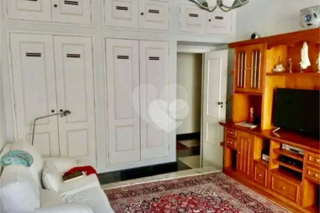Apartamento à venda com 4 quartos, sendo 1 suíte,  em Copacabana, Rio de Janeiro, RJ