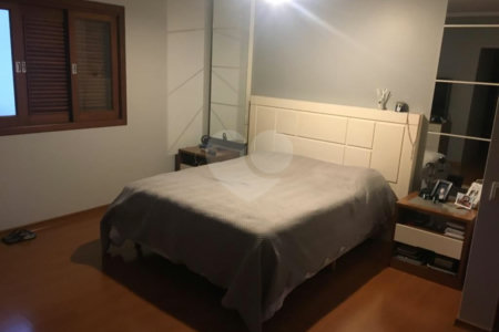 Casa à venda com 3 suítes no condomínio Lago Azul Residencial e Golfe, Araçoiaba da Serra - SP