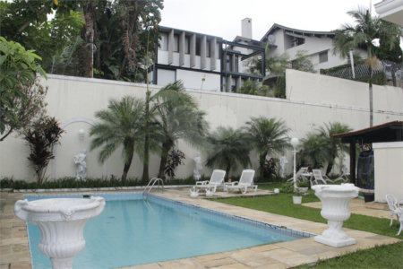 Casa à venda ou para alugar com 5 suítes em Jardim Leonor, São Paulo, SP