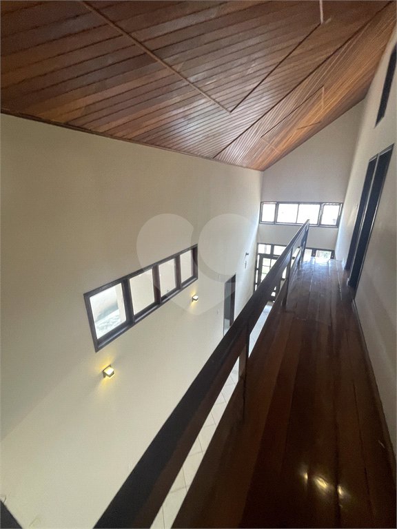 Casa à venda com 5 quartos, sendo 3 suítes, no condomínio Recanto das Palmeiras, Rio de Janeiro - RJ
