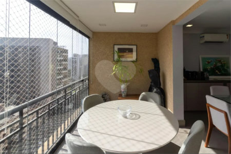 Apartamento à venda com 3 quartos, sendo 2 suítes, em Brooklin Paulista, São Paulo, SP