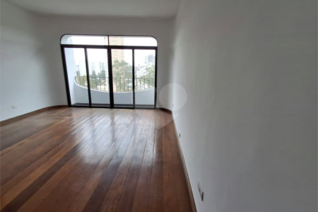 Apartamento para alugar com 3 quartos, sendo 1 suíte, em Chácara Santo Antônio, São Paulo, SP